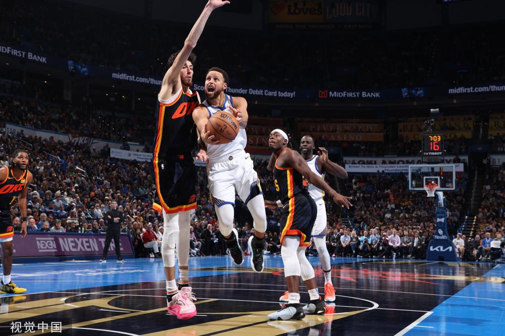 于年轻时便 于年轻时便